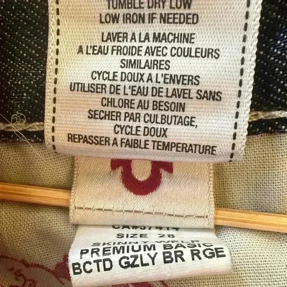 True Religion “Skinny” With Flap Jeans With Distressing And Patches Size 28 EUC! - Picture 10 of 12